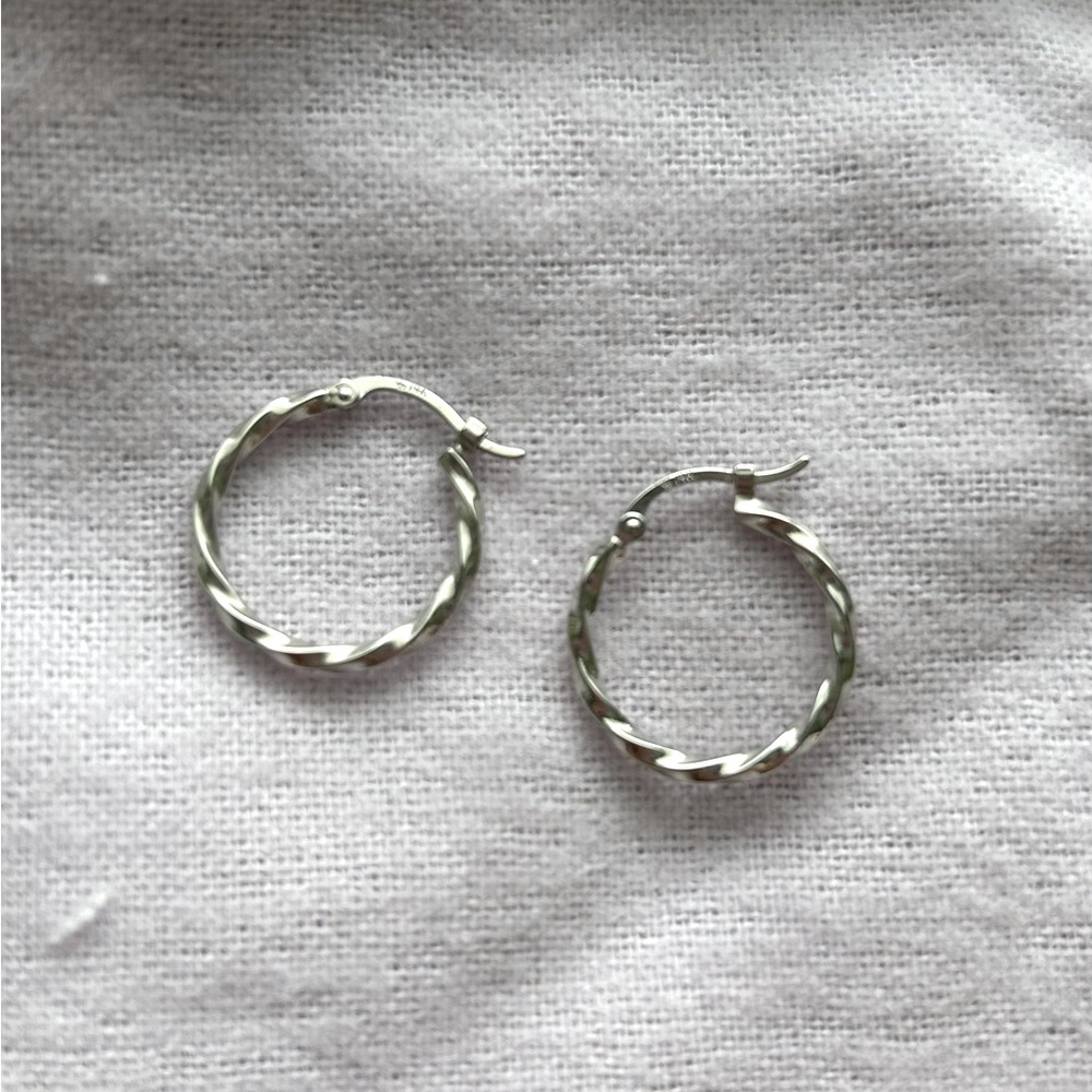 Fred Meyer Jewelers 14k White Gold Twisted Hoops.